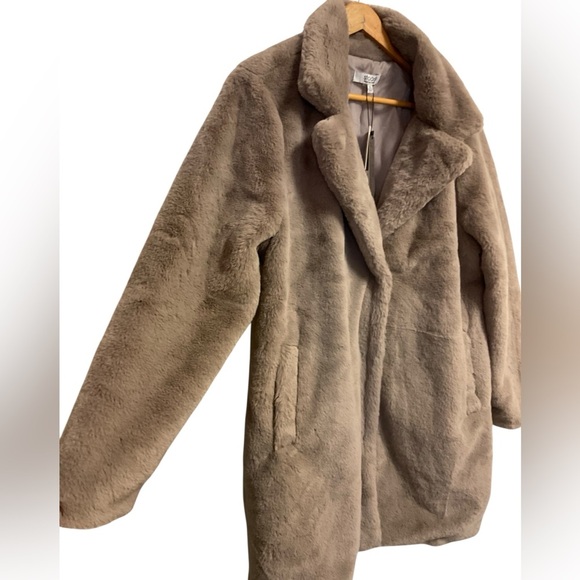 Cozy Tan Teddy Jacket for Women - Picture 2 of 12